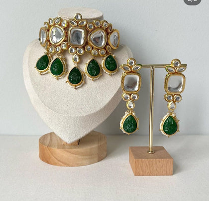 Vaanya Set