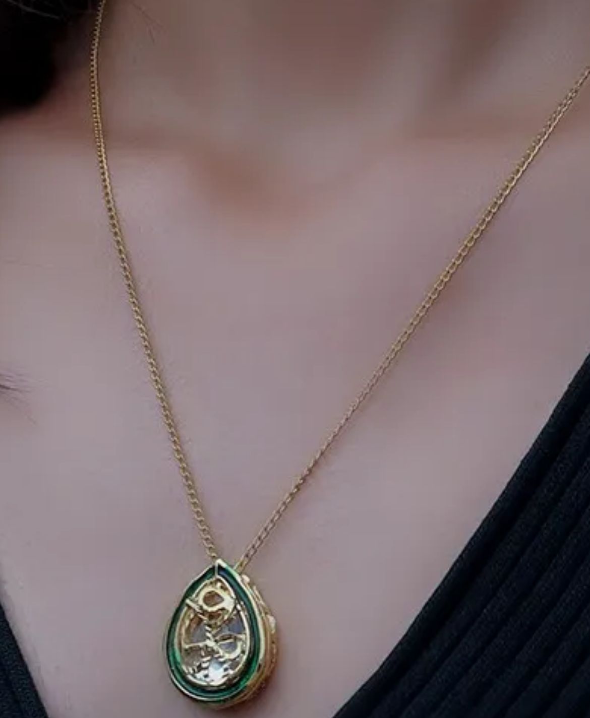 HAZEL Neckpiece