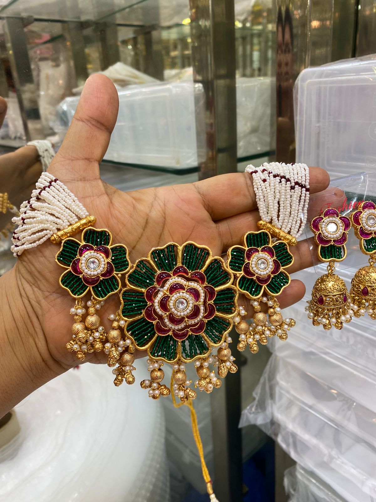 The Tyaani Set