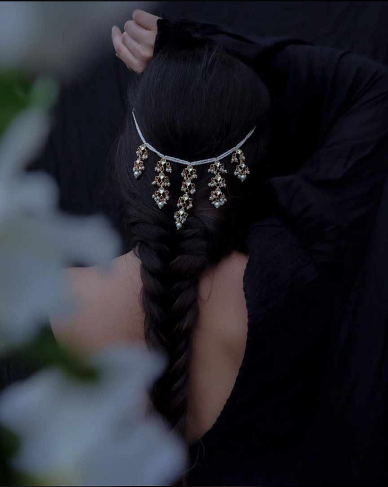 ZHURI NECKPIECE