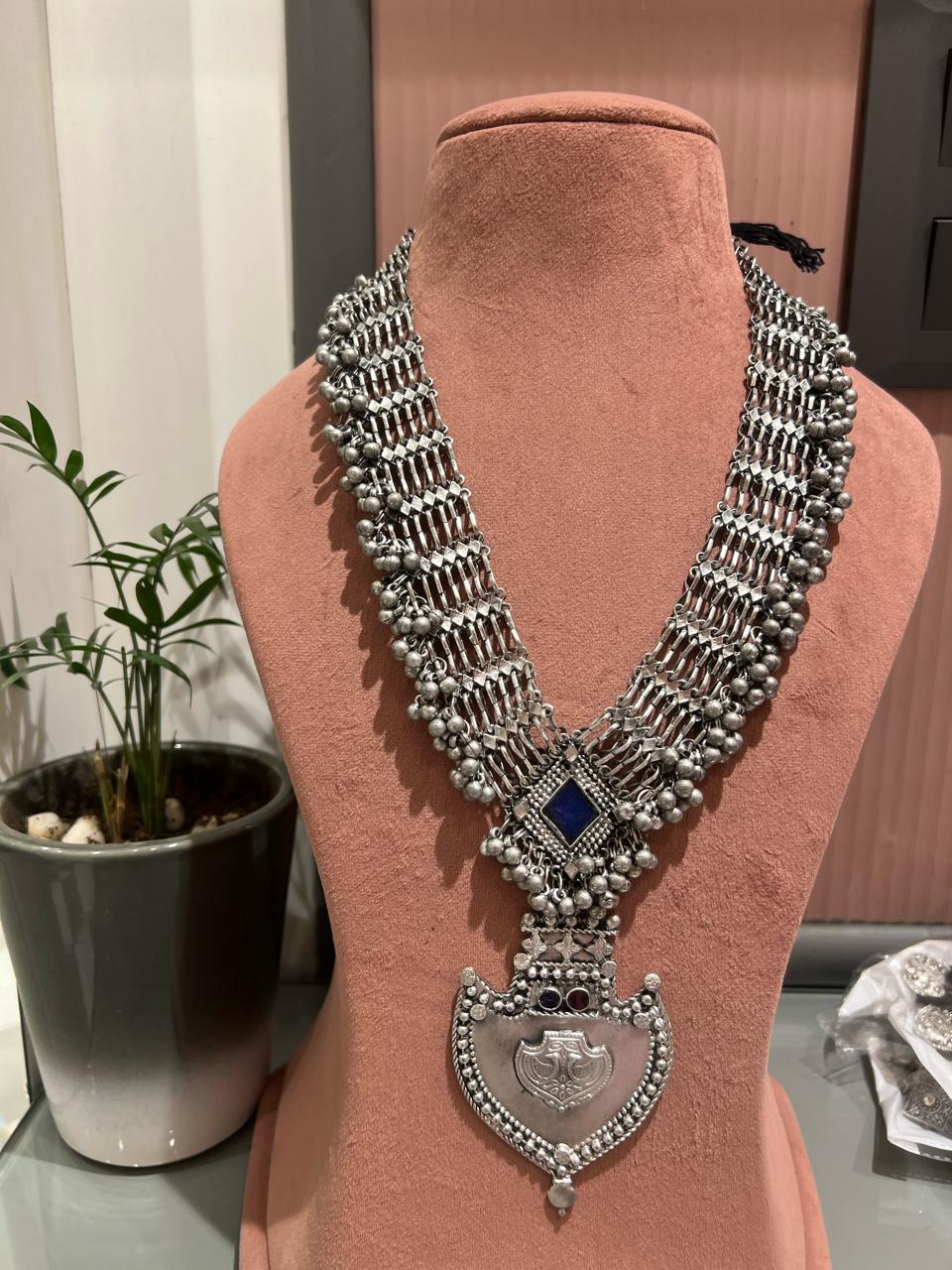 Heena Neckpiece