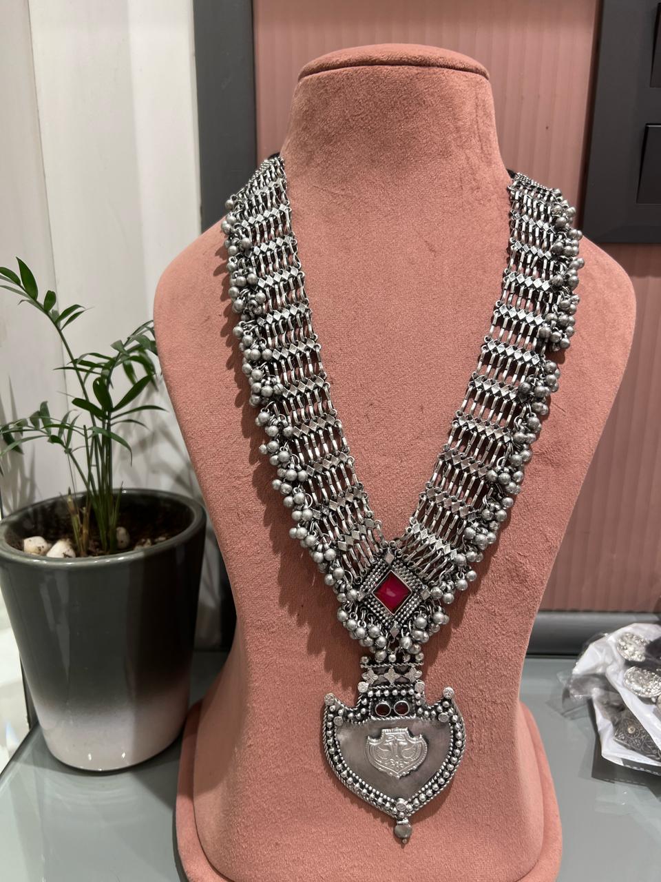 Heena Neckpiece