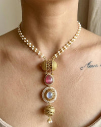 Iri Neckpiece