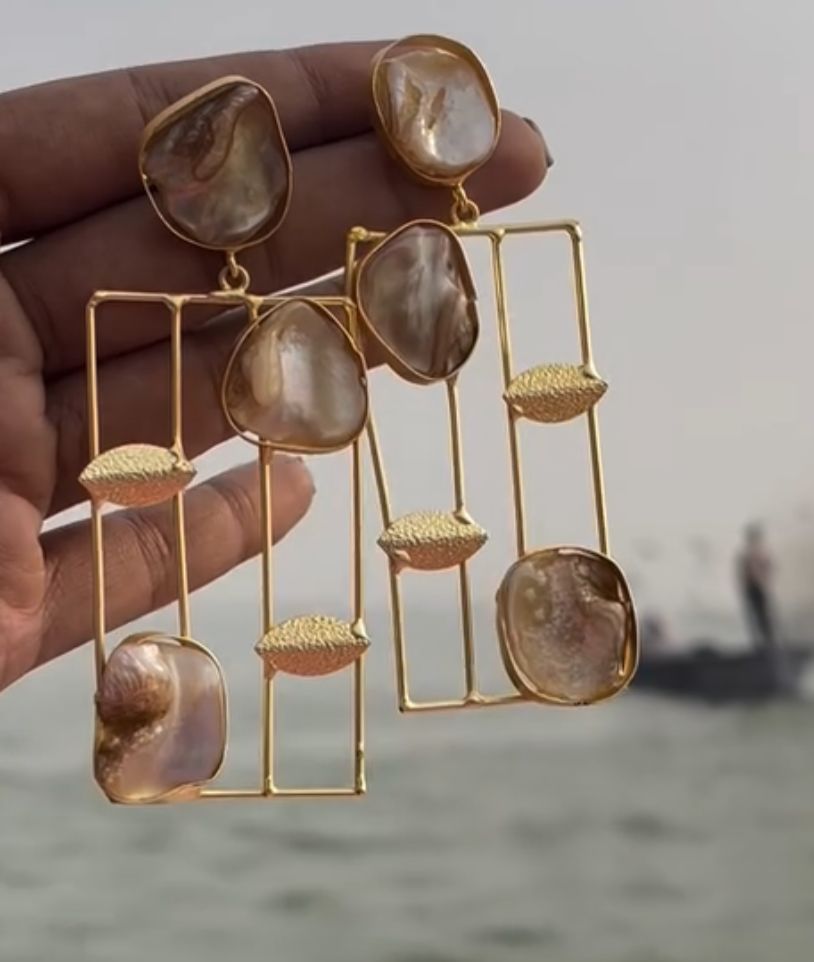 zoya EARRINGS