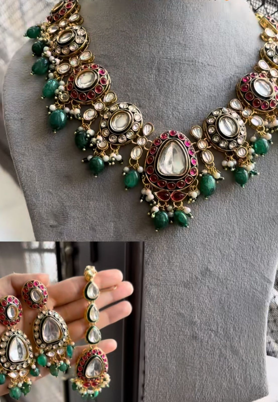 Gulabo  Set